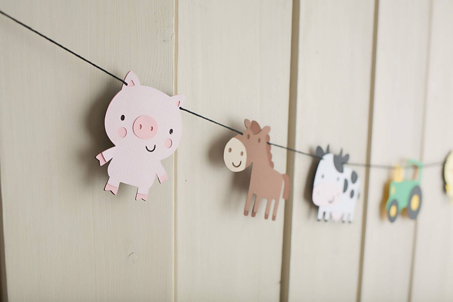 Farm Animal Garland - glitterpaperscissors