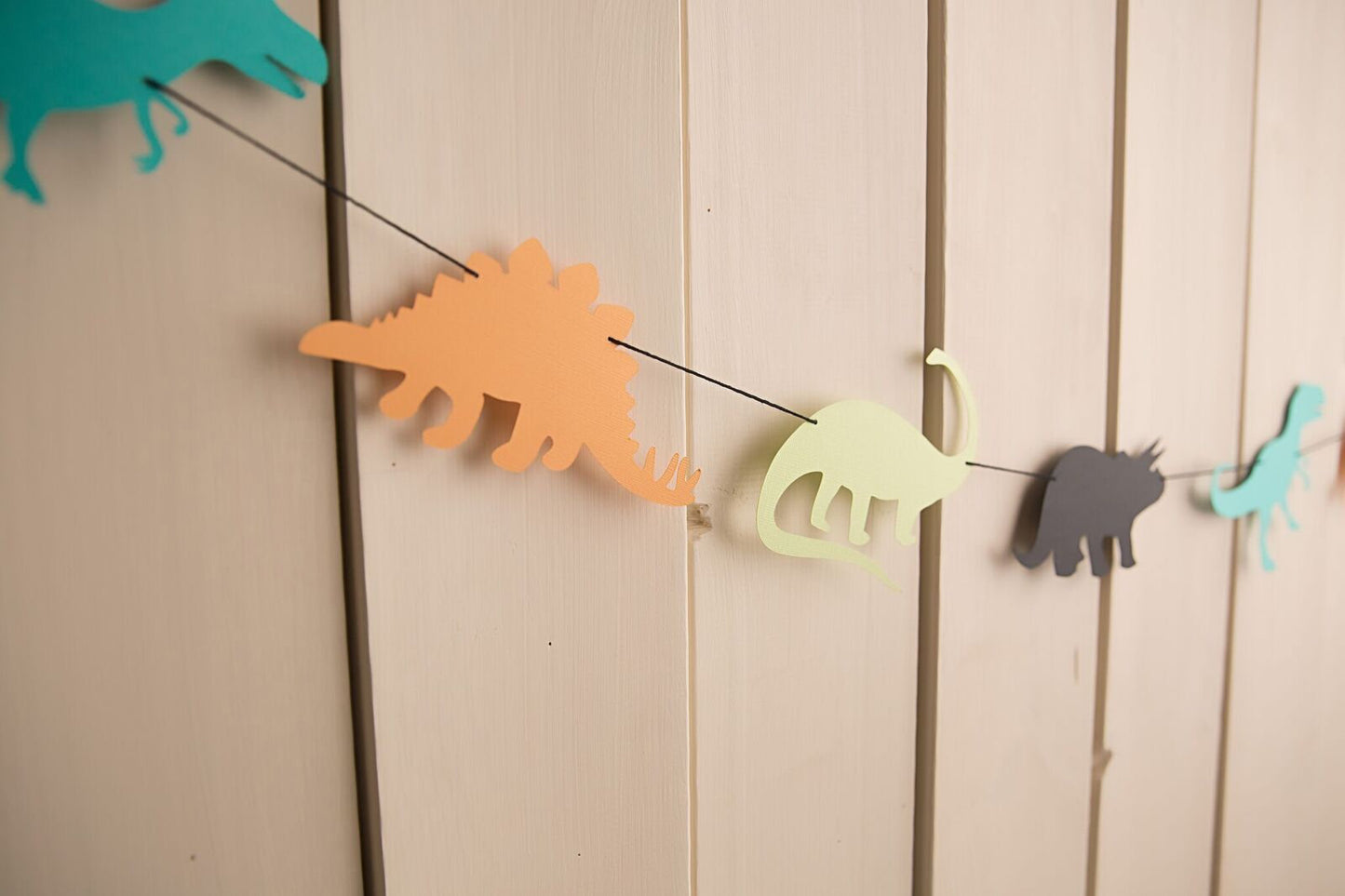 Dinosaur Garland - glitterpaperscissors