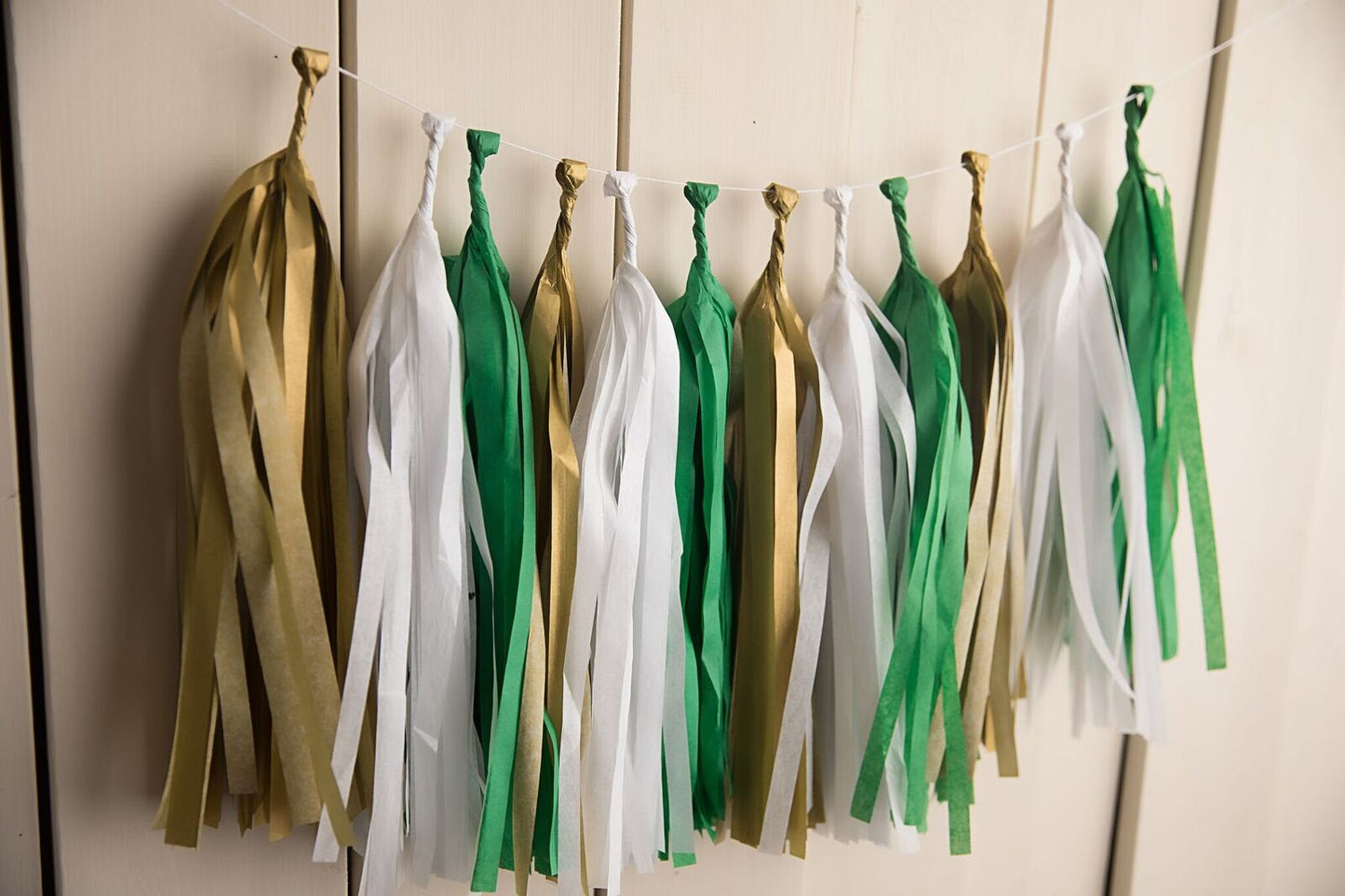 St Patricks Day Tassels - glitterpaperscissors