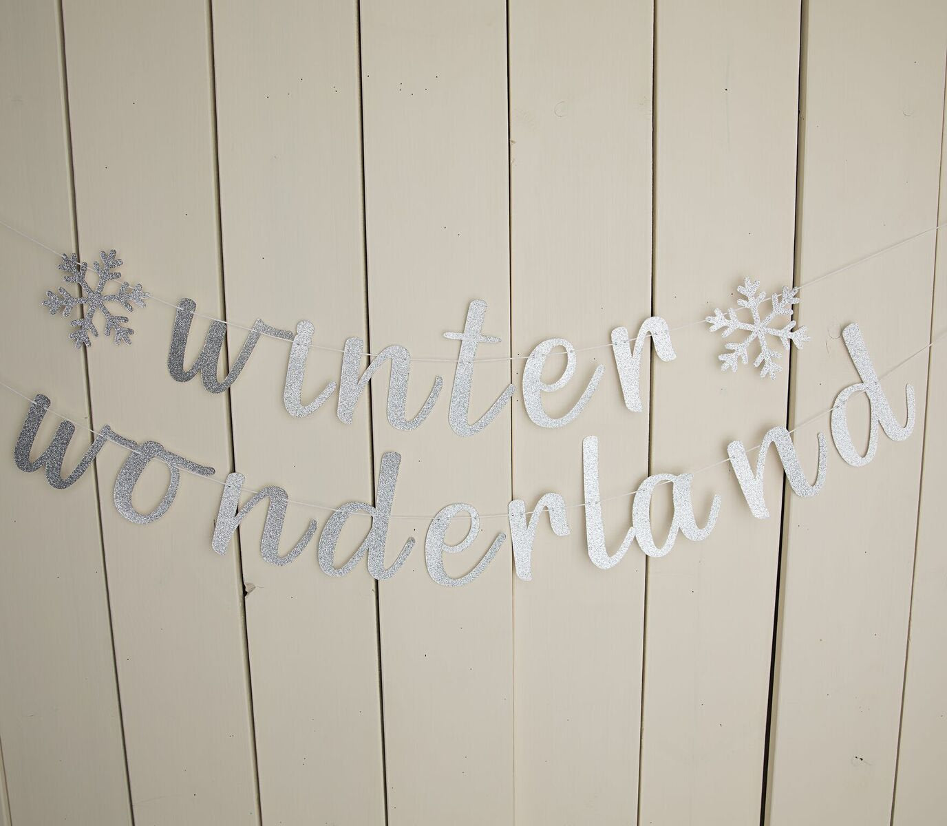 Winter Wonderland Banner - glitterpaperscissors