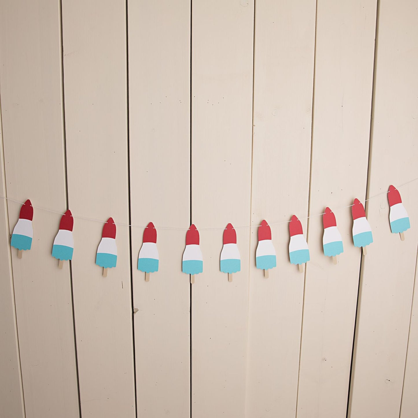 Popsicle Paper Garland - glitterpaperscissors
