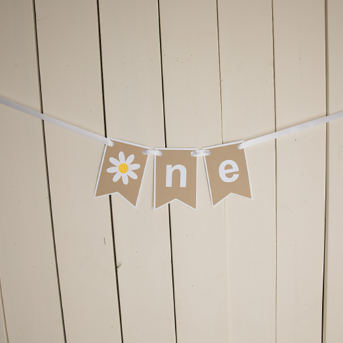 One banner with daisy - glitter paper scissors