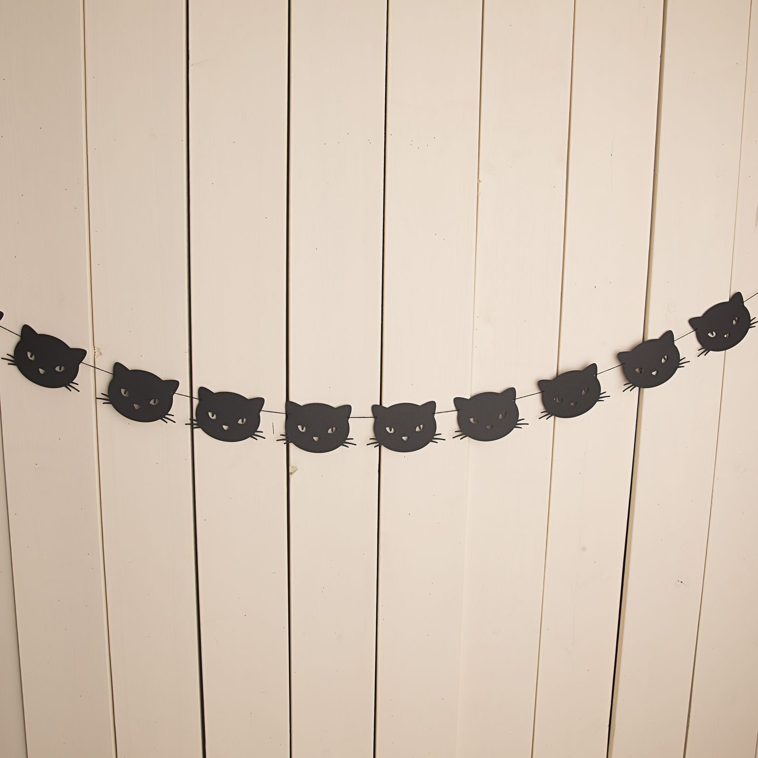 Halloween Paper Garland - glitterpaperscissors