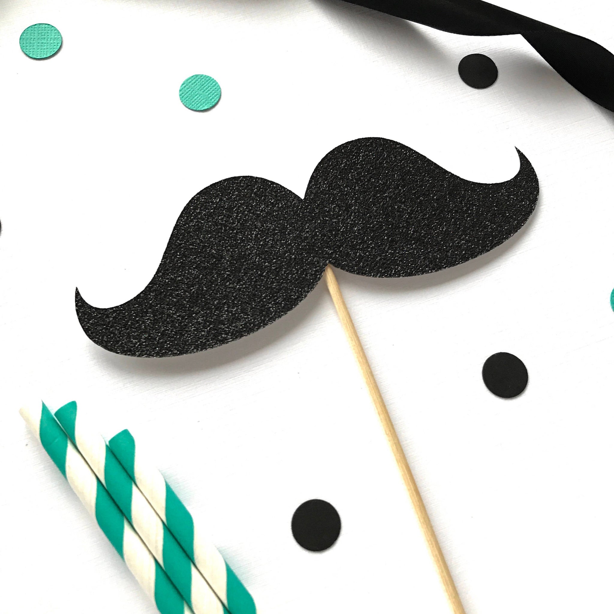 Mustache cake topper - glitterpaperscissors
