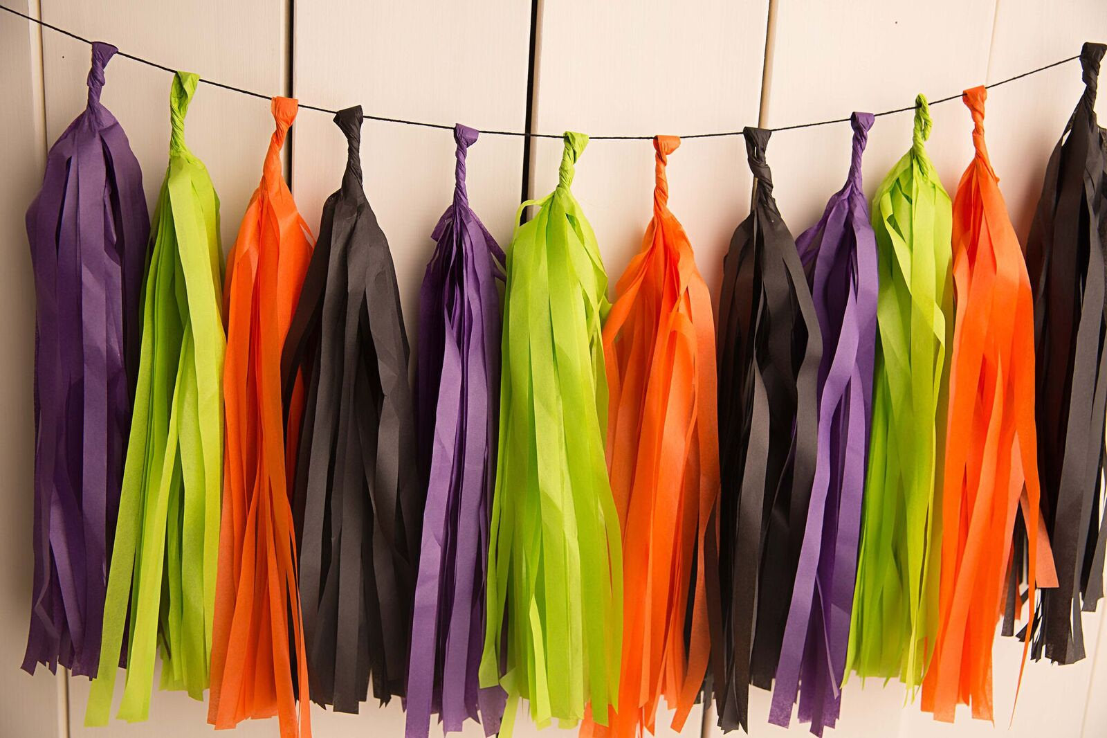 Halloween Tassels - glitterpaperscissors