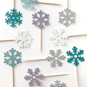 Snowflake Cupcake Toppers - glitterpaperscissors