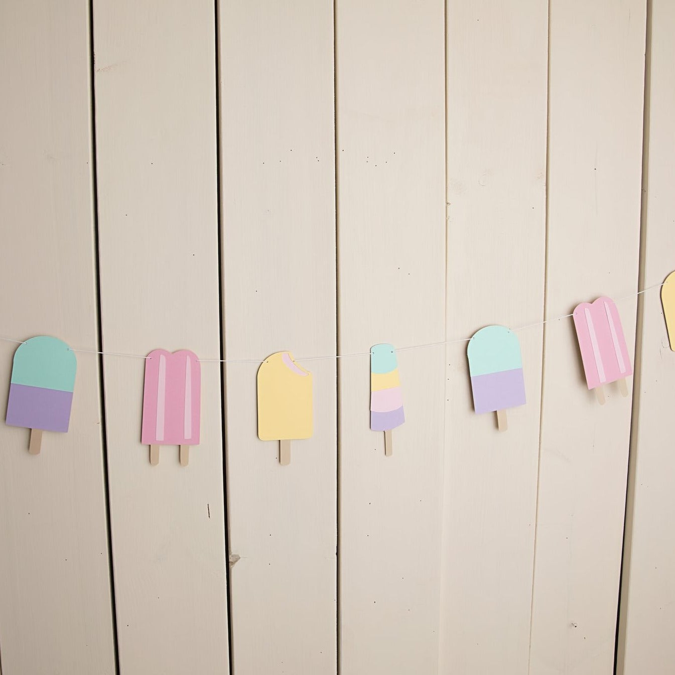 Popsicle Paper Garland - glitterpaperscissors