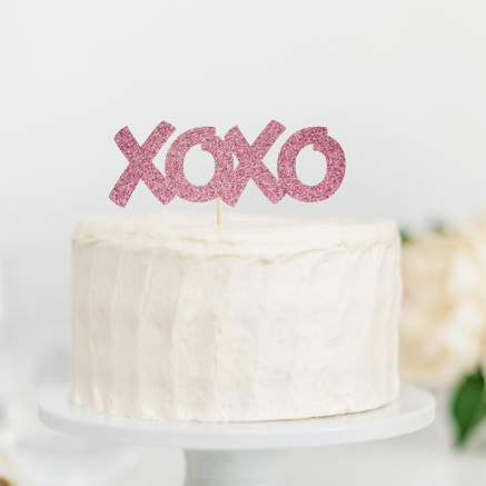 XOXO Valentine's Day Cake | The Cake Blog
